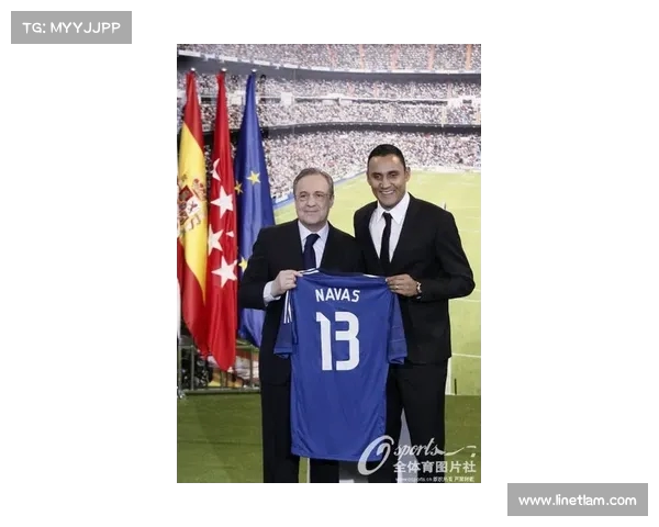 皇马主席佛罗伦蒂诺与多特CEO瓦茨克会面互赠礼物加深合作关系 皇马主席佛罗伦蒂诺与多特CEO瓦茨克会面互赠礼物加深合作关系